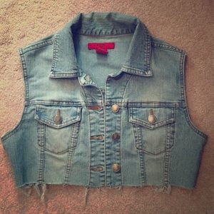 Cropped Jean vest